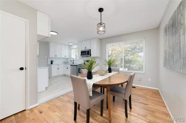 10430 Castle Drive, St Louis, MO 63136