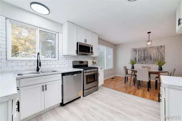 10430 Castle Drive, St Louis, MO 63136