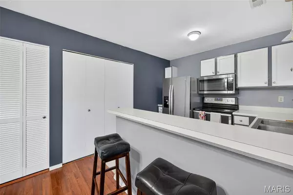 812 Sugar Valley CT #5, St Peters, MO 63376