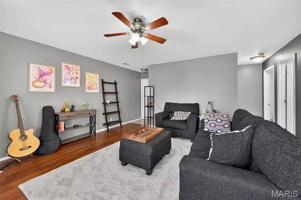 812 Sugar Valley CT #5, St Peters, MO 63376