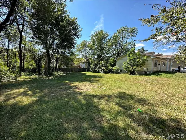 318 Chicago ST, St Louis, MO 63122