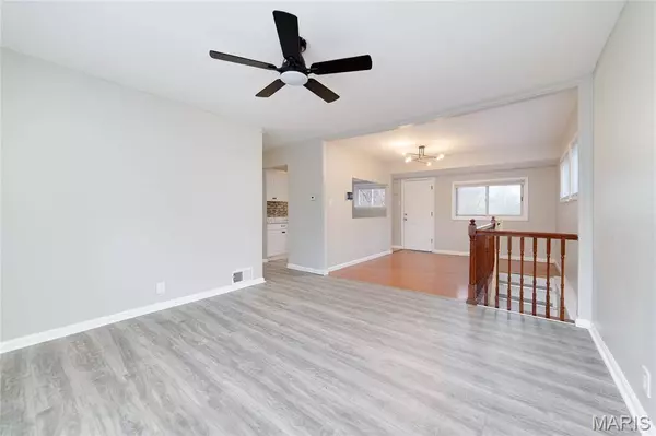 241 Grampian RD, St Louis, MO 63137