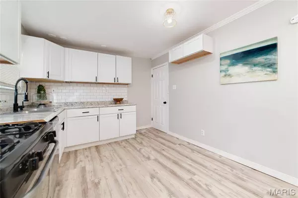 10541 Castle DR, St Louis, MO 63136