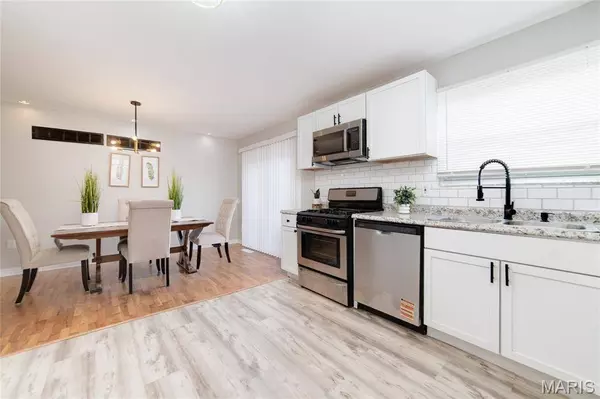 10541 Castle DR, St Louis, MO 63136