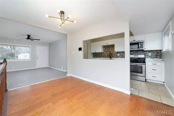 241 Grampian RD, St Louis, MO 63137