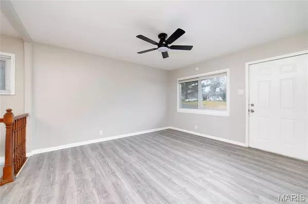 241 Grampian RD, St Louis, MO 63137