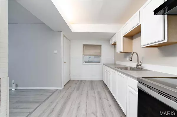 10769 Spring Garden DR, St Louis, MO 63137