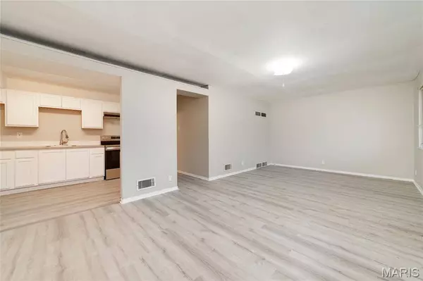 10769 Spring Garden DR, St Louis, MO 63137