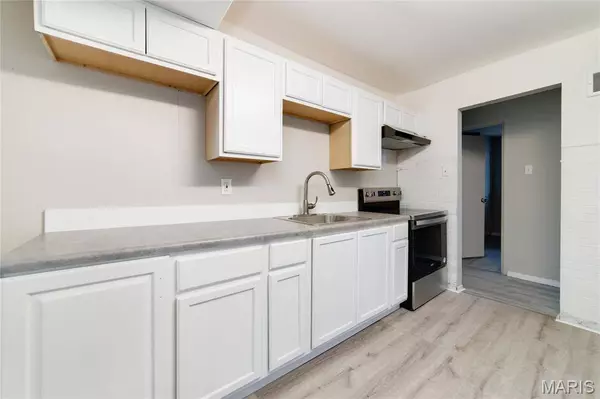 10769 Spring Garden DR, St Louis, MO 63137