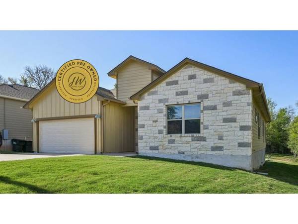 170 Nuuanu Ln, Bastrop, TX 78602-6002