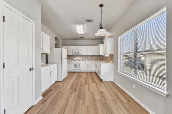 164 Ashwood S, Kyle, TX 78640