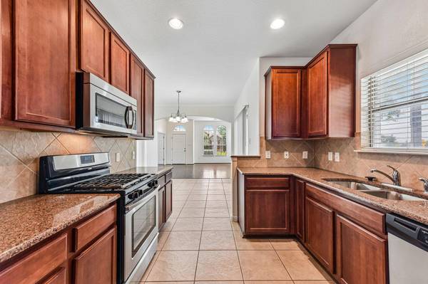 11400 W Parmer LN #102, Cedar Park, TX 78613
