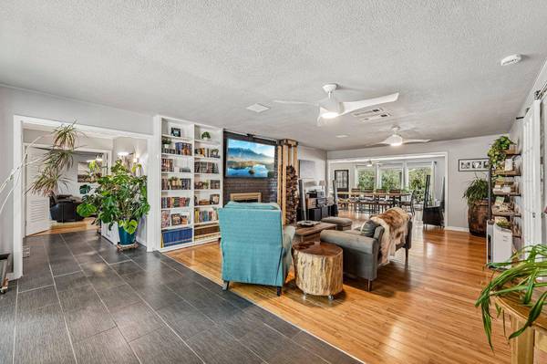 140 Family CIR, Hutto, TX 78634
