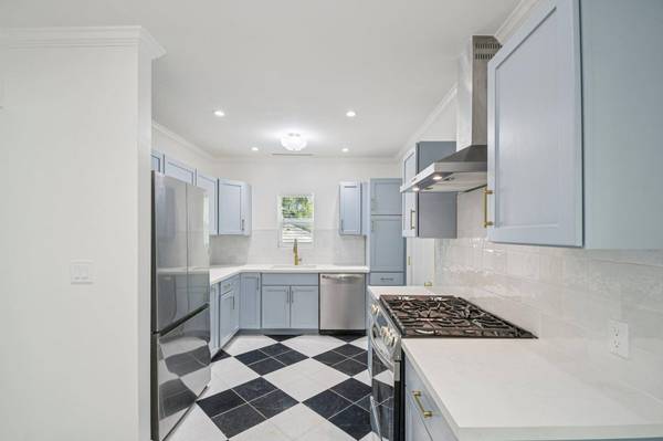 1205 Alta Vista Ave #B, Austin, TX 78704