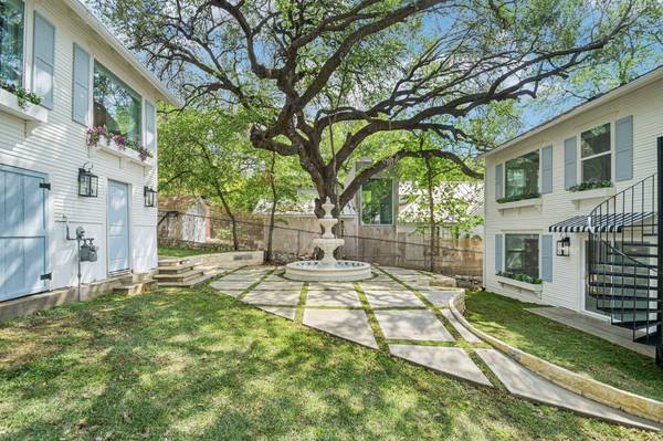 1205 Alta Vista Ave #A, Austin, TX 78704