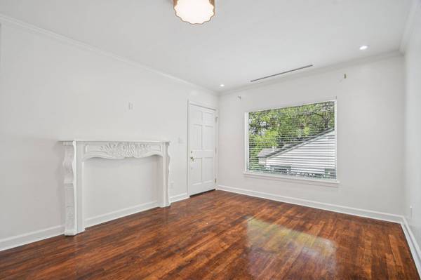 1205 Alta Vista Ave #B, Austin, TX 78704