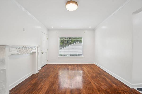 1205 Alta Vista Ave #B, Austin, TX 78704