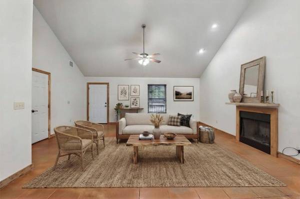 2141 S Rainbow Ranch RD, Wimberley, TX 78676