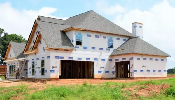 New Construction Homes: What Buyers Need to Know in Today’s Market