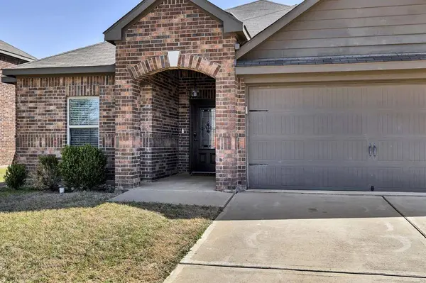 1813 Golden Gate Drive, Crowley, TX 76036