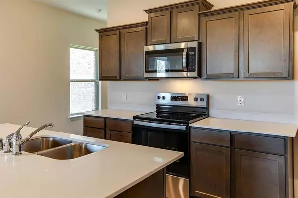 4930 Pelican Way, Crandall, TX 75114