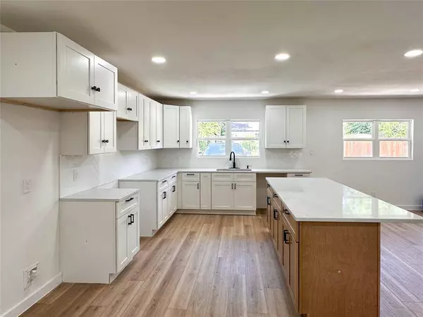 809 longbeach Drive, Garland, TX 75043