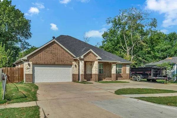 834 Short Street, Grand Prairie, TX 75051