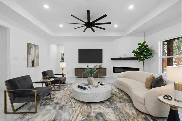 120 E Woodell Drive, Glenn Heights, TX 75154