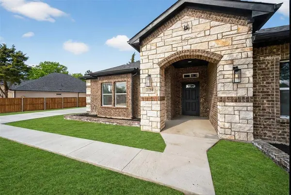 120 E Woodell Drive, Glenn Heights, TX 75154