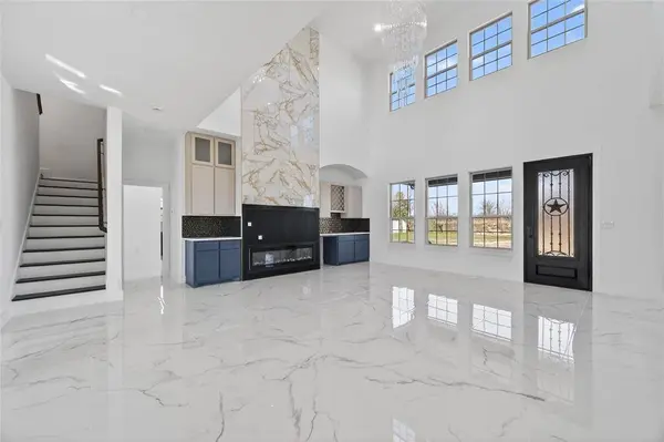 1530 S Houston School Road, Lancaster, TX 75146