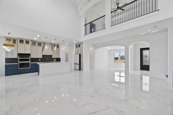 1530 S Houston School Road, Lancaster, TX 75146