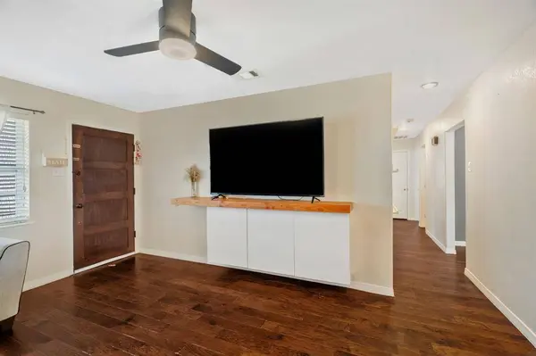 2320 Meadow Lark, Irving, TX 75060