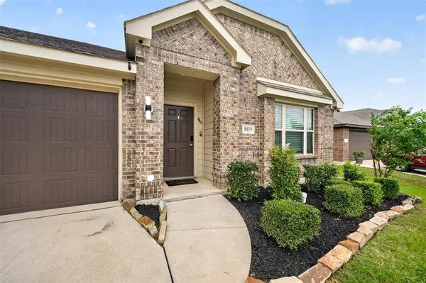 809 Cloverwood Drive, Fort Worth, TX 76036