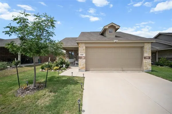 1438 Dovekie Drive, Forney, TX 75126