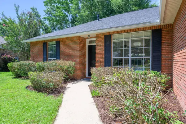 4321 Hidden Lakes Drive, Niceville, FL 32578