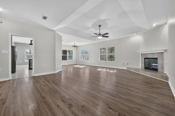 9641 Leeward Way, Navarre, FL 32566