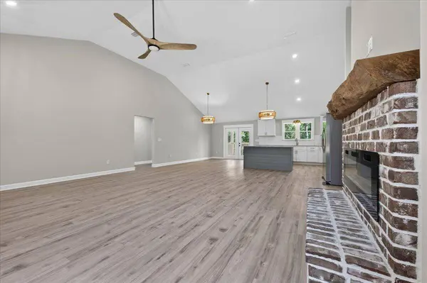 109 Spring Hill RD, Defuniak Springs, FL 32433