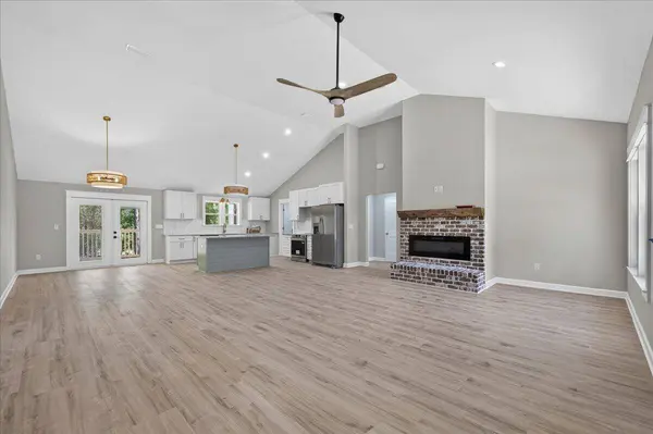 109 Spring Hill RD, Defuniak Springs, FL 32433