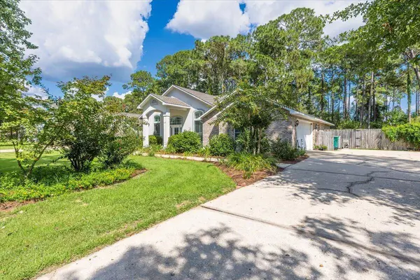 205 Yacht Club DR, Niceville, FL 32578