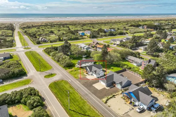 178 Pacific BLVD NW, Ocean Shores, WA 98569