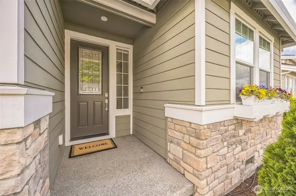 3110 Arrowroot LOOP SE, Lacey, WA 98513