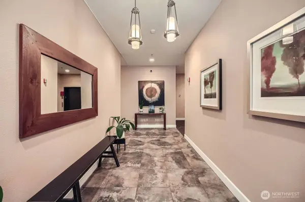 621 5th AVE N #306, Seattle, WA 98109