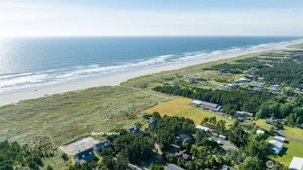 23309 J PL, Ocean Park, WA 98640