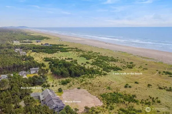 23309 J PL, Ocean Park, WA 98640
