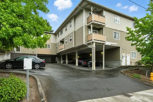 11424 1st AVE S ##204, Seattle, WA 98168