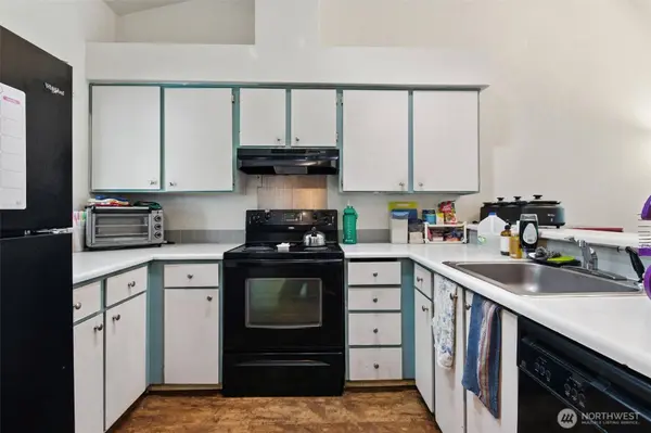 25131 98th PL S #E302, Kent, WA 98030