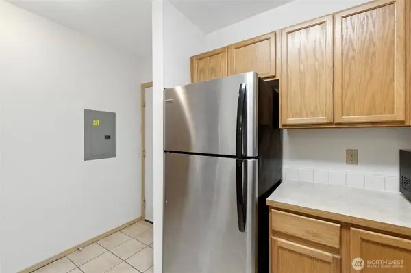 11424 1st AVE S ##204, Seattle, WA 98168