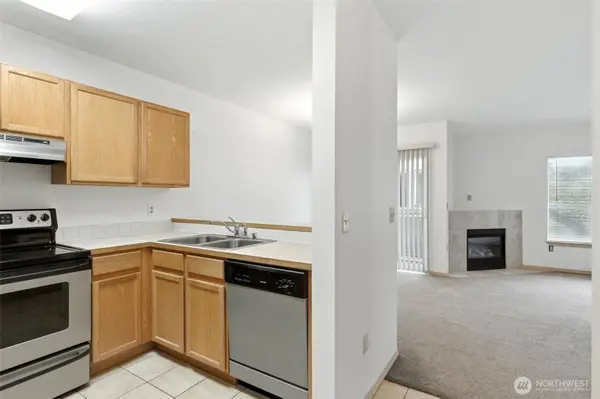 11424 1st AVE S ##204, Seattle, WA 98168