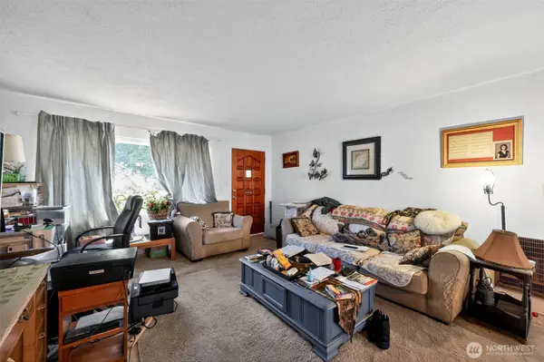 1717 10th AVE, Longview, WA 98632
