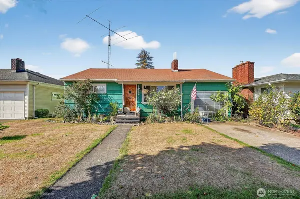 1717 10th AVE, Longview, WA 98632